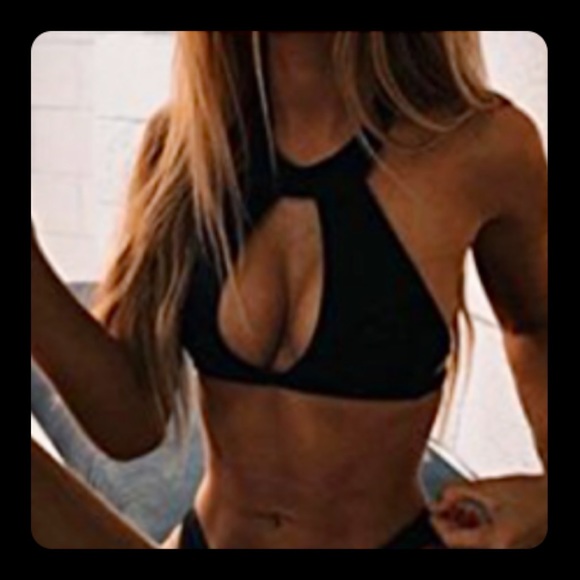SHEIN Other - 🌊3/$20 Unique, Sexy & Comfortable Keyhole Halter Black Bikini Top-M